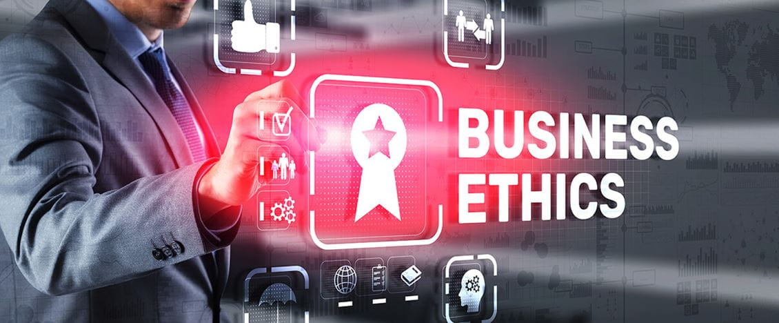 Digitale Anzeigetafel mit Schriftzug "Business Ethics"