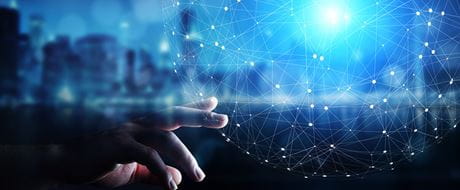 Hand zeigt auf digitale Netzstruktur Hand zeigt auf digitale Netzstruktur