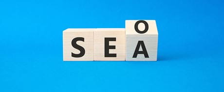 Scrabblesteine mit Aufschrift SEA und SEO Scrabblesteine mit Aufschrift SEA und SEO