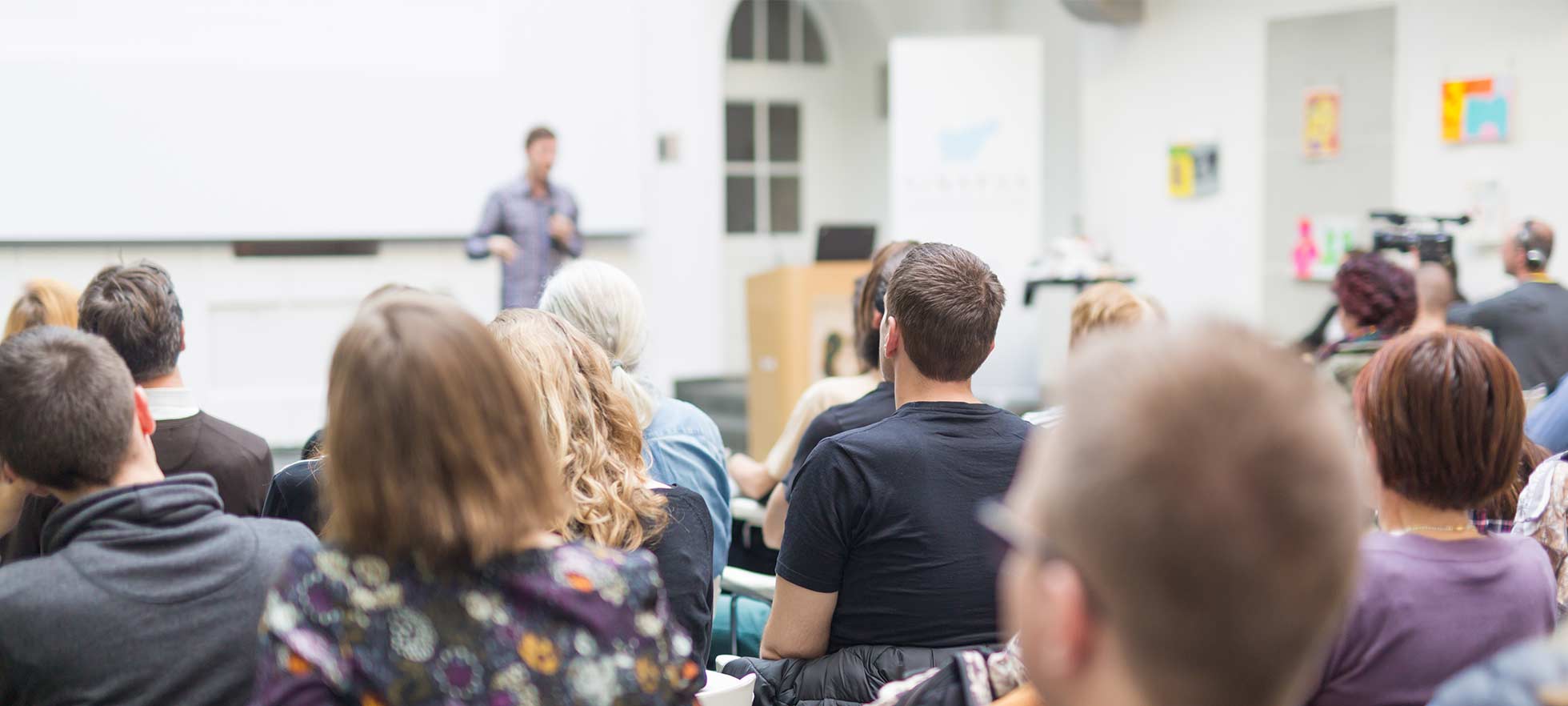 Aufmerksame Studenten in Vorlesung