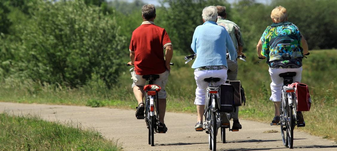 Senioren Fahrrad fahren