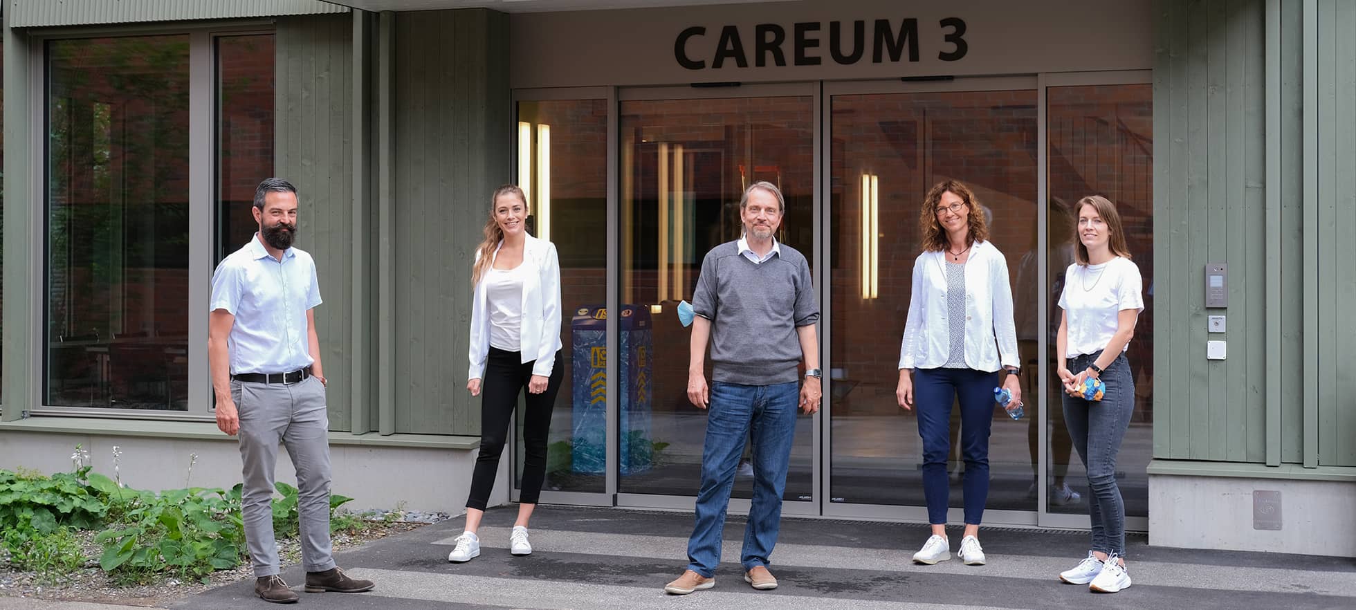 Studenten vor Careum 3
