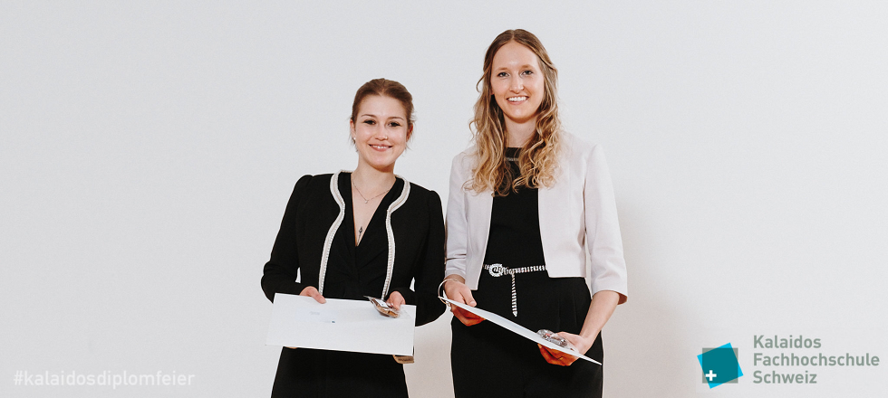 Annina Calori und Rebecca Trachsel, Absolventinnen BA in Law