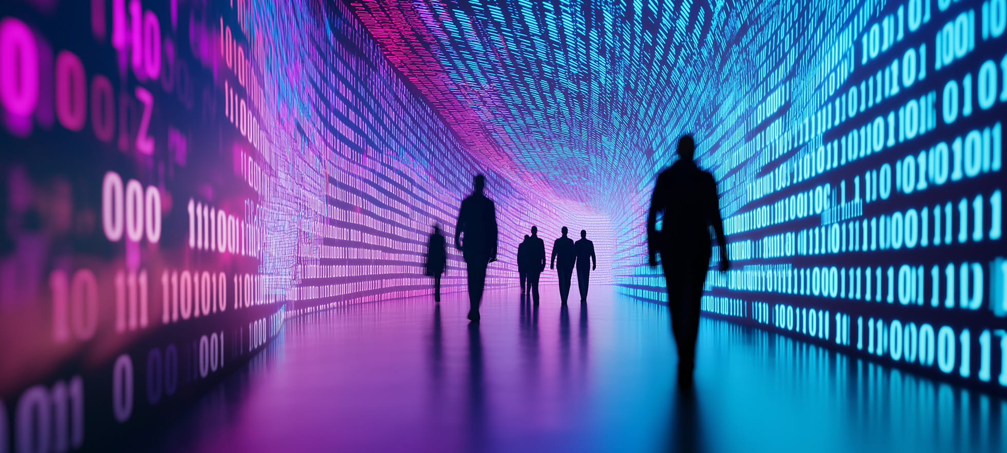 Menschen in Tunnel mit leuchtendem Binärcode