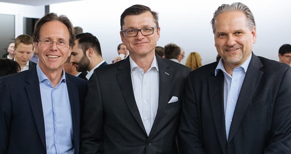 Dr. Jakob Limacher, Rektor Kalaidos FH, Hansruedi Köng, CEO PostFinance und Prof. Dr. Bernhard Koye, Leiter des SIF