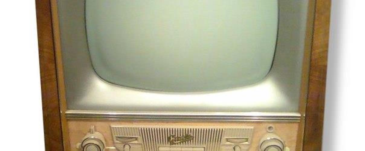 Frühzeitlicher Fernsehapparat Aufnahme eines frühzeitlichen Fernsehapparats