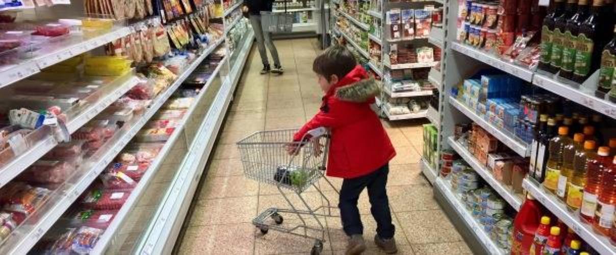 Aufnahme von Kunden im Supermarkt