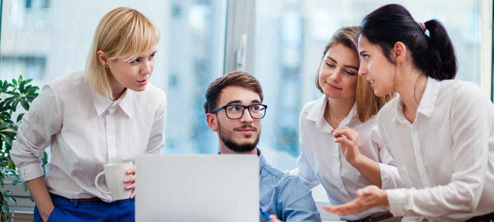 Gruppe in einer Diskussion, beim Lernen